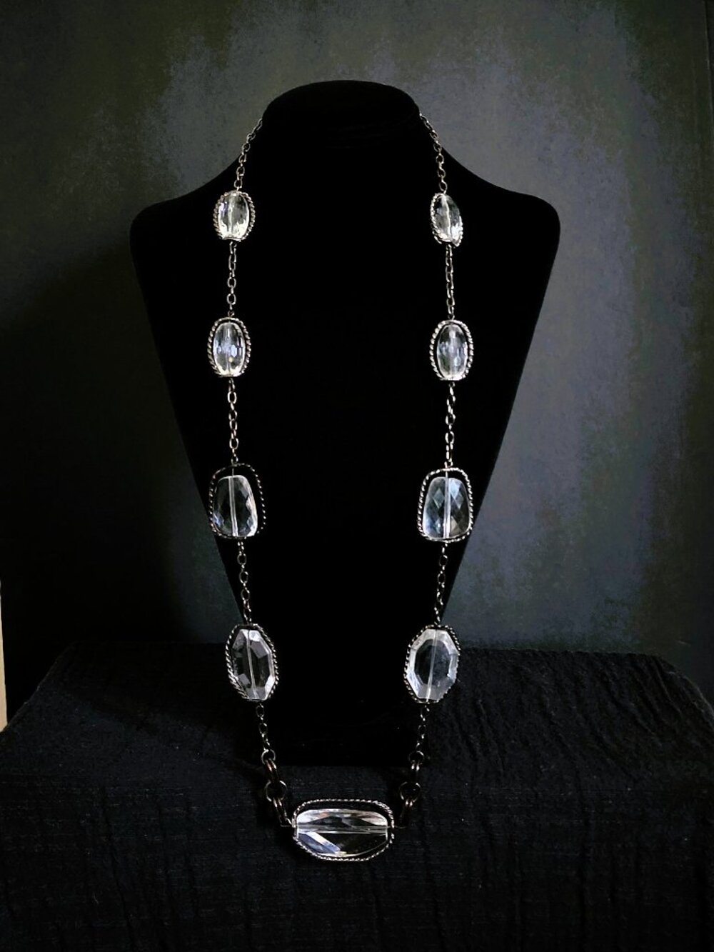 Vintage Y2K Faceted Clear Acrylic Station Necklace 36” Heavy 83g Gunmetal